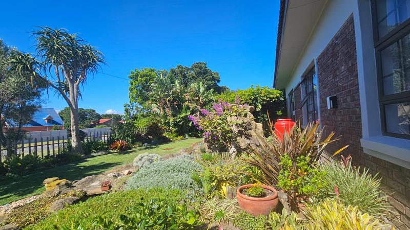 6 Bedroom Property for Sale in Fraaiuitsig Western Cape
